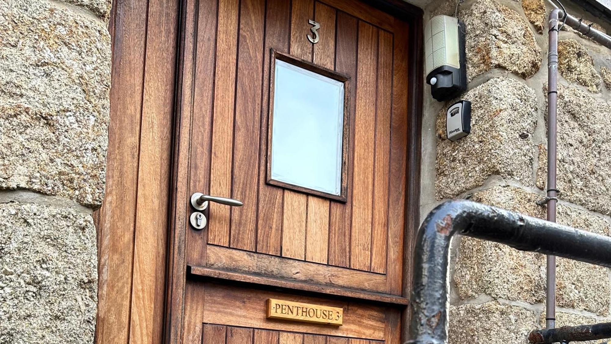Penthouse 3 - Spacious Harbourside Apartment With Stunning Sea Views Penzance Extérieur photo